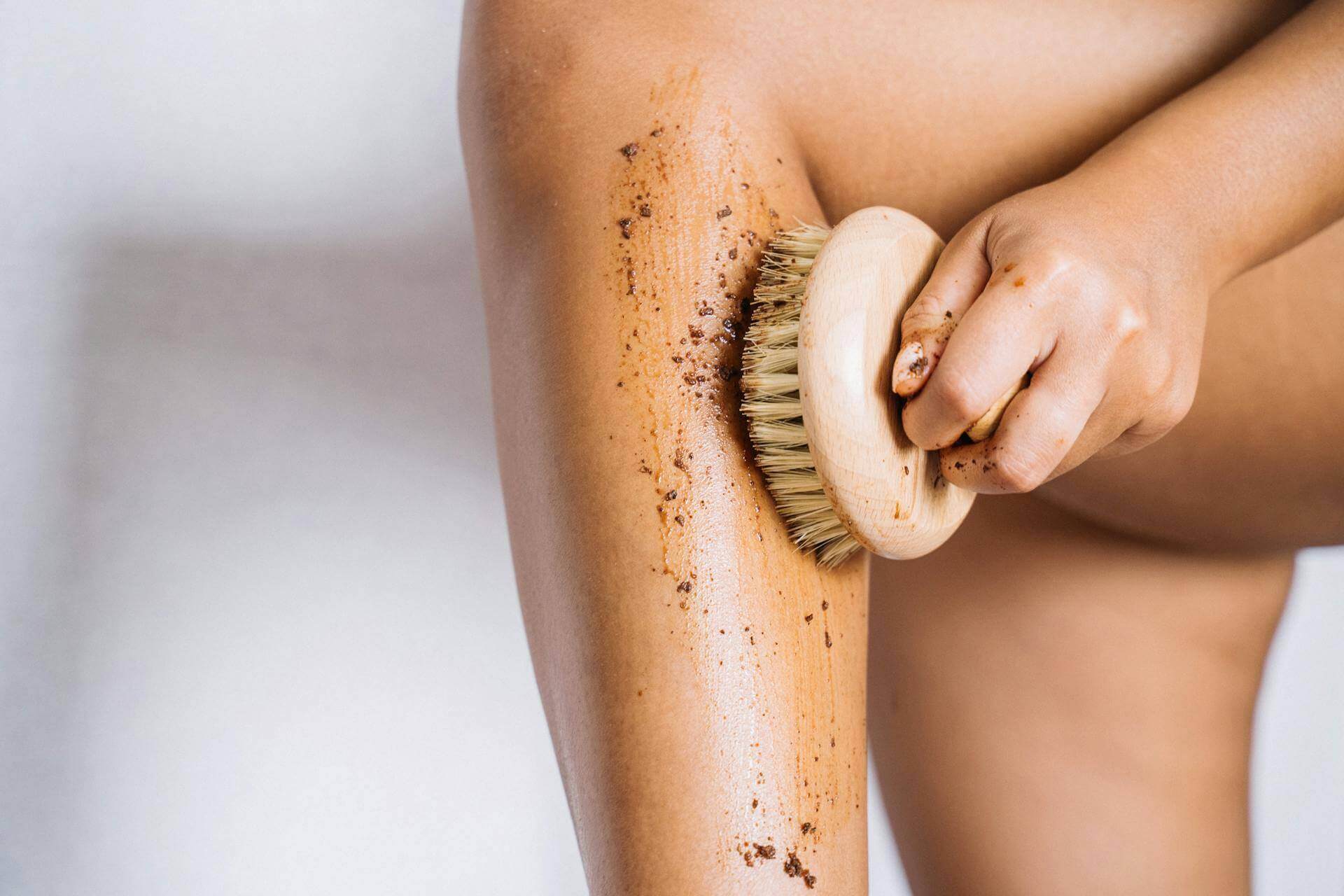 exfoliacion-corporal-como-lograr-una-piel-suave-y-renovada